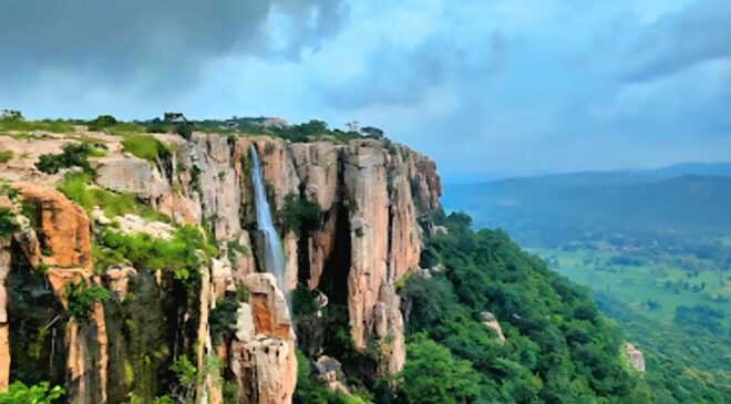 रोमांच और प्रकृति का संगम शिशुपाल पर्वत बना छत्तीसगढ़ का नया एडवेंचर हब, ट्रैकिंग, जलप्रपात और ऐतिहासिक विरासत के संगम से युवाओं में बढ़ी लोकप्रियता 