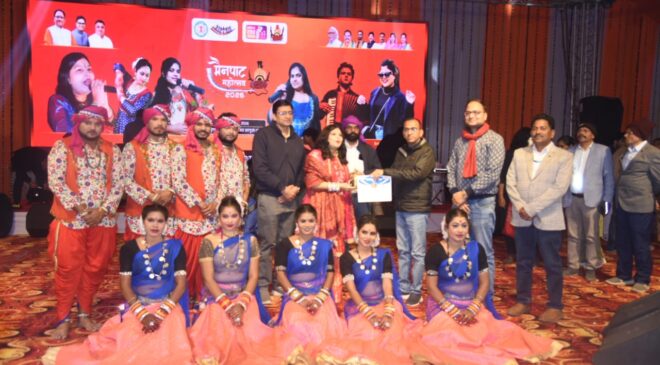 लोकसंगीत और बॉलीवुड सुरों से सजा मैनपाट महोत्सव का दूसरा दिन, अलका चंद्राकर और वैशाली रायकवार की प्रस्तुतियों ने देर रात तक दर्शको को बांधे रखा