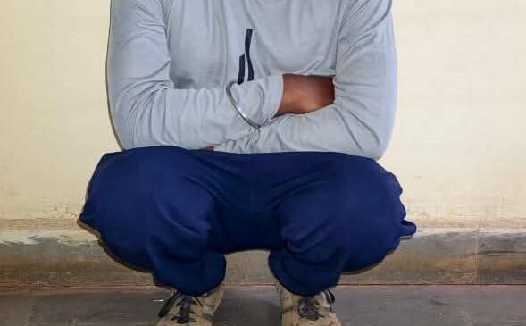 बेमेतरा पुलिस की अवैध गतिविधियों पर कार्यवाही जारी, आरोपी सहित 23 पौवा देशी मसाला एवं अंग्रेजी शराब जप्त।