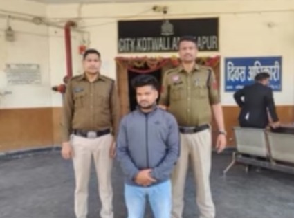 अवैध सट्टे के मामले में शामिल आरोपी गिरफ्तार, साइबर सेल एवं थाना कोतवाली पुलिस टीम द्वारा की गई कार्यवाही।