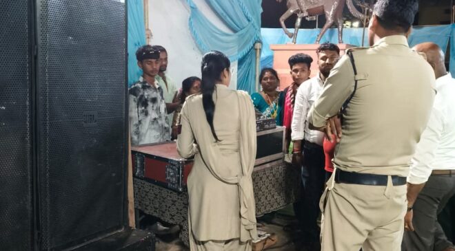 तेज आवाज में देर रात तक डी.जे. बजाने वाले अनावेदक के विरुद्ध कार्यवाही, 2 नग साउंड बॉक्स एवं 2 नग डी.जे. प्लेयर जप्त