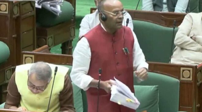 कुलपति नियुक्ति को लेकर विधानसभा में उठा मुद्दा, अजय चंद्राकर ने सरकार से पूछा – क्या छत्तीसगढ़ में प्रतिभा की कमी है?