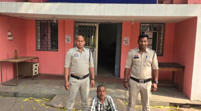 तमनार पुलिस ने किया मिलूपारा अंधे कत्ल का खुलासा, दोस्त ही निकला हत्यारा, मृतक के मुंह में मिले प्लास्टिक के टुकड़े से मिला अहम सुराग