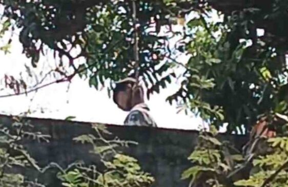 9वीं के छात्र की संदिग्ध मौत, घर की छत पर पेड़ से लटका मिला शव, जांच जारी