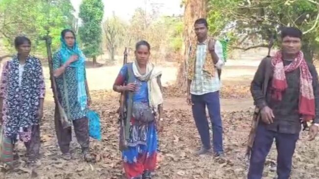 कांकेर में बड़ी सफलता, 33 लाख के इनामी 6 नक्सलियों ने किया सरेंडर, हथियार भी किए जमा… पढ़िए ख़बर