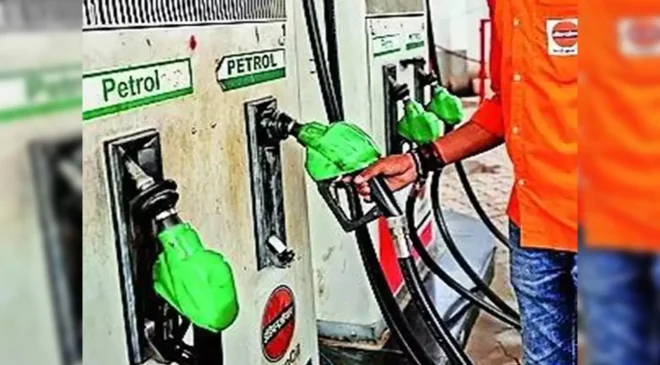 पेट्रोल-डीजल और गैस का पर्याप्त स्टॉक, अफवाहों पर ध्यान नहीं देने कलेक्टर ने की अपील