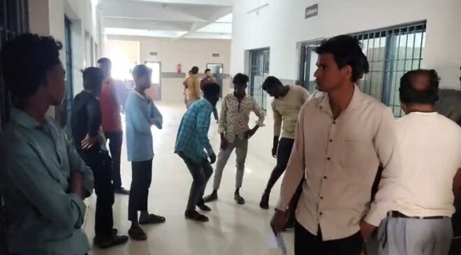 आवारा कुत्तों का कहर, एक ही दिन में 16 लोग घायल, बच्चों में भी दहशत